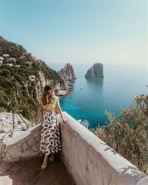 foto di versace capri|I 10 luoghi perfetti per un foto tour di Capri da condividere sui social.